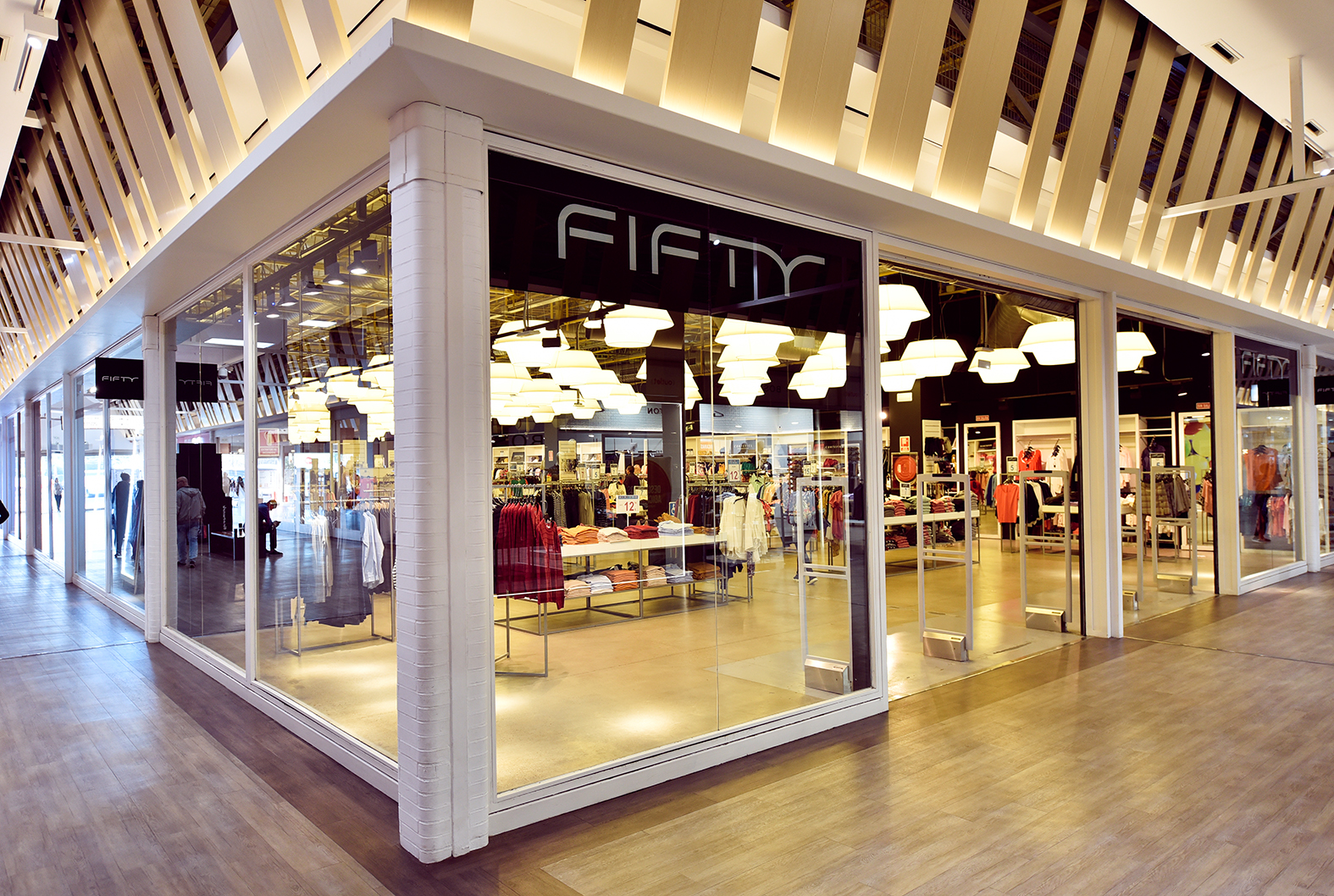 Desviar hacer los deberes Inmundicia Fifty Factory Outlet - Sevilla Factory Dos Hermanas