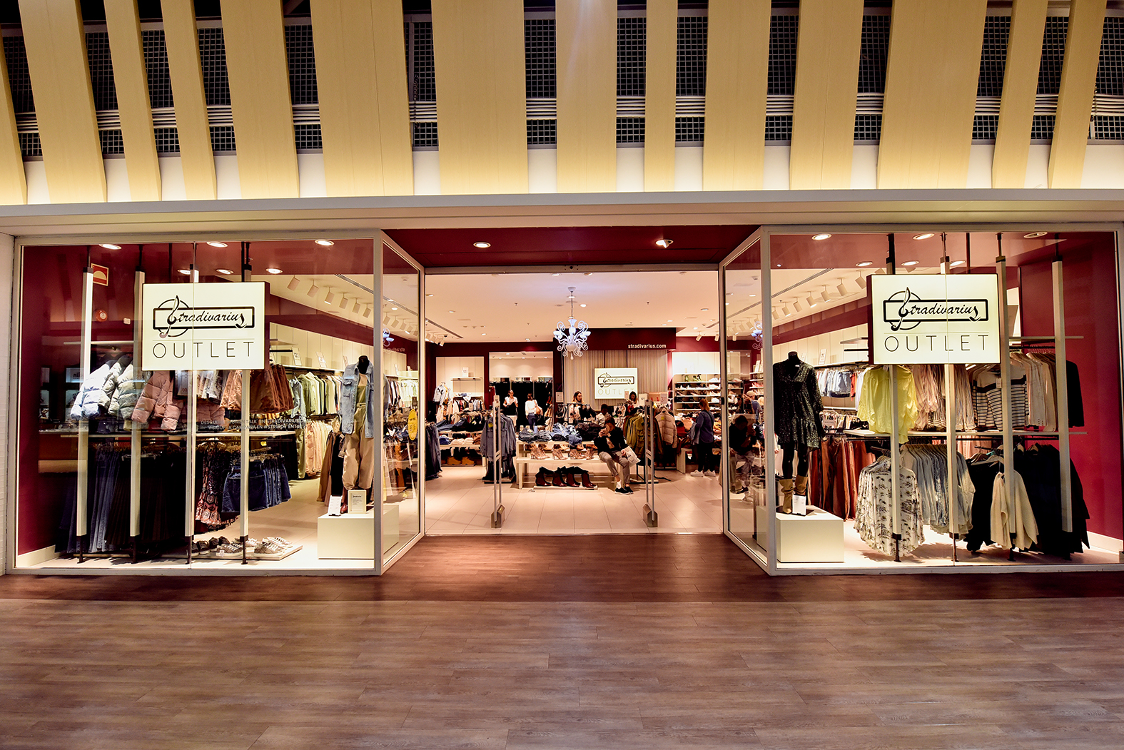Tienda Stradivarius en Dos Hermanas | Sevilla Factory